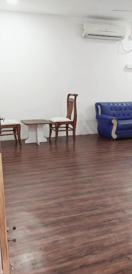 The Black Leaf Hotel Rāipur Esterno foto