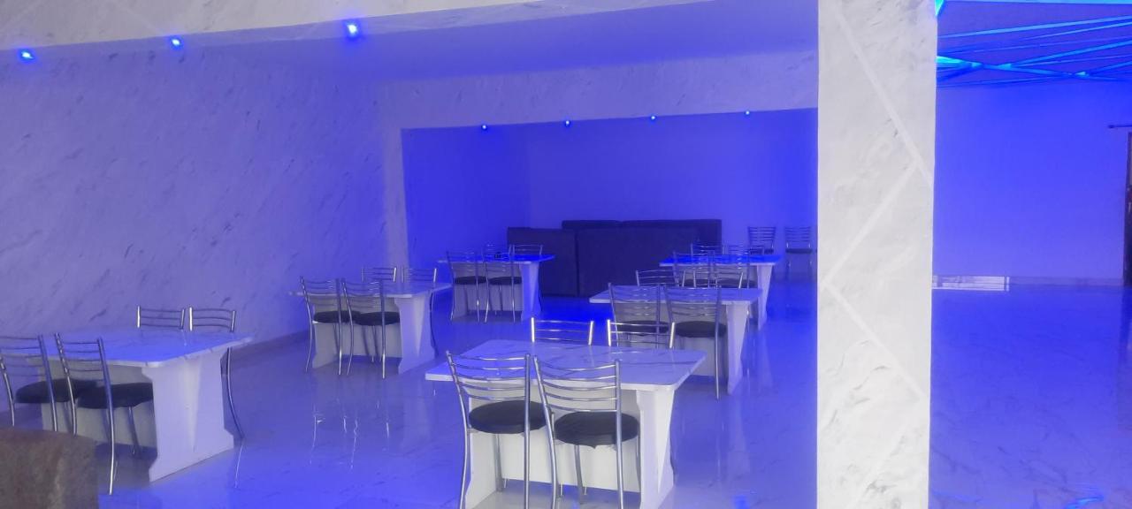 The Black Leaf Hotel Rāipur Esterno foto